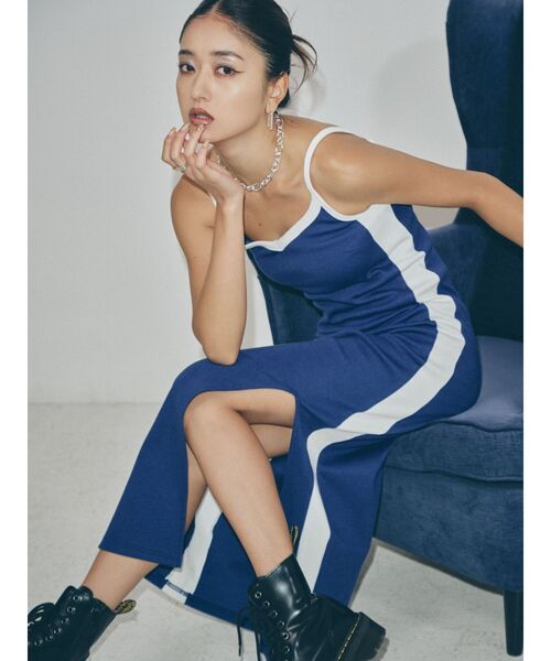 EVRIS（エヴリス）の「【みちょぱコラボ】バイカラーリブロングワンピース（ワンピース・レディース・ネイビー/ブラック・FREE）」の20枚目の写真