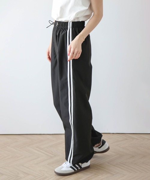 AMELY(エミリー)の「サイドラインワイドパンツ(その他パンツ・レディース・ブラック/グレー/ホワイト・M/L)」の21枚目の写真