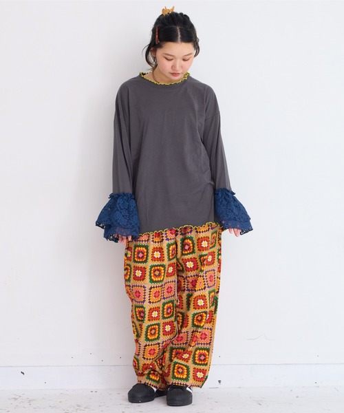 CALMIA(カルミア)の「レースショルダートップス/おとな(Tシャツ/カットソー・レディース・チャコール/レッド/オフホワイト・160cm)」の5枚目の写真