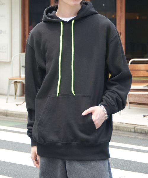 United Athle(ユナイテッドアスレ)の「【United Athle】point color heavy weight foodie / ポイントカラー ヘビーウェイト フーデットパーカー 裏パイル 5214 9974(パーカー・メンズ・バーガンディー/ブラック/ライトブルー/オリーブ/ダークブラウン/ホワイト/グレー/ネイビー/スミクロ/ベージュ・M/S/XL/L)」の13枚目の写真