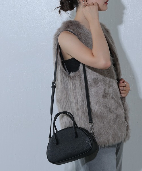 COLONY 2139(コロニートゥーワンスリーナイン)の「ロングフェイクファーベスト(ベスト・レディース・チャコールグレー/グレイッシュベージュ/モカ・FREE)」の21枚目の写真