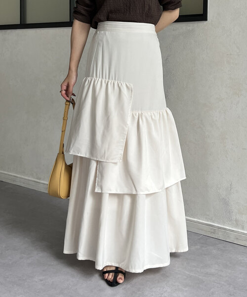 Thevon(ゼボン)の「ランダムティアードフレアスカート(スカート・レディース・カーキ/ブラック/オフホワイト・FREE)」の7枚目の写真