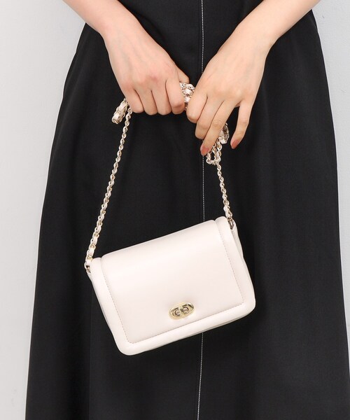 OPAQUE.CLIP(オペークドットクリップ)の「◆【2WAY】パフィーステッチチェーンショルダーバッグ(ショルダーバッグ・レディース・ブラック/アイボリー/ブラック系1・00)」の7枚目の写真