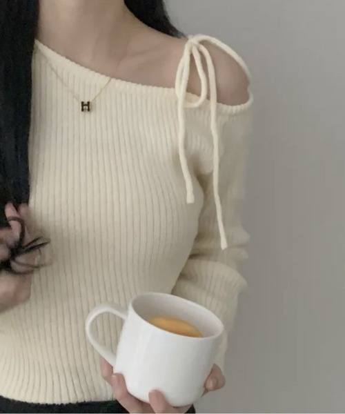 Teem Store(チームストア)の「ワンショルダー リボン リブニット(ニット/セーター・レディース・アイボリー/ブラック/レッド・F)」の15枚目の写真