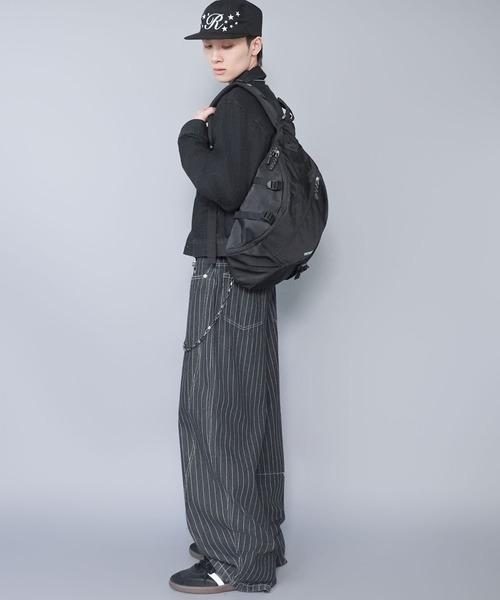 Dickies(ディッキーズ)の「【Dickies/ディッキーズ】ワンショルダーバッグ/A4収納可能/通勤・通学・アウトドアに対応(バックパック/リュック・メンズ・ブラック/ブラック系その他・ONESIZE)」の10枚目の写真