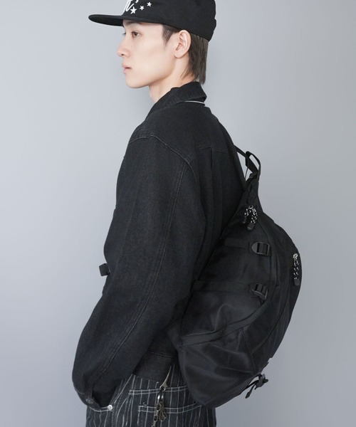 Dickies(ディッキーズ)の「【Dickies/ディッキーズ】ワンショルダーバッグ/A4収納可能/通勤・通学・アウトドアに対応(バックパック/リュック・メンズ・ブラック/ブラック系その他・ONESIZE)」の14枚目の写真