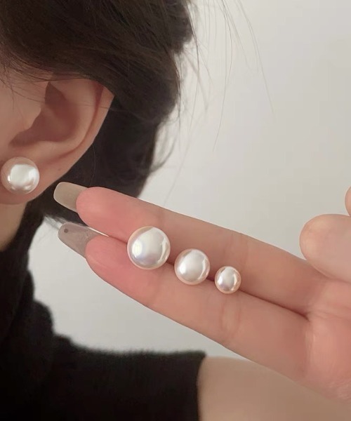 E&C closet…(イーアンドシークローゼット)の「ゴールドキャッチボリュームパールピアス(ピアス(両耳用)・レディース・ホワイト・8/10/12/14/16)」の9枚目の写真
