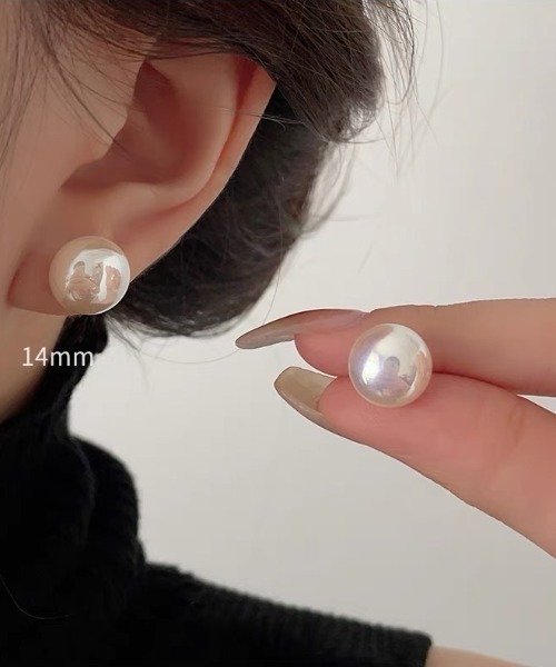 E&C closet…(イーアンドシークローゼット)の「ゴールドキャッチボリュームパールピアス(ピアス(両耳用)・レディース・ホワイト・8/10/12/14/16)」の7枚目の写真
