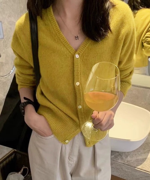 Girly Doll（ガーリードール）の「Vネックニットカーディガン（カーディガン/ボレロ・レディース・ブラウン/ピンク/ダークグレー/ベージュ/ネイビー/イエロー/オフホワイト/ブルー/ブラック/チャコールグレー/パープル/グレー・FREE）」の13枚目の写真