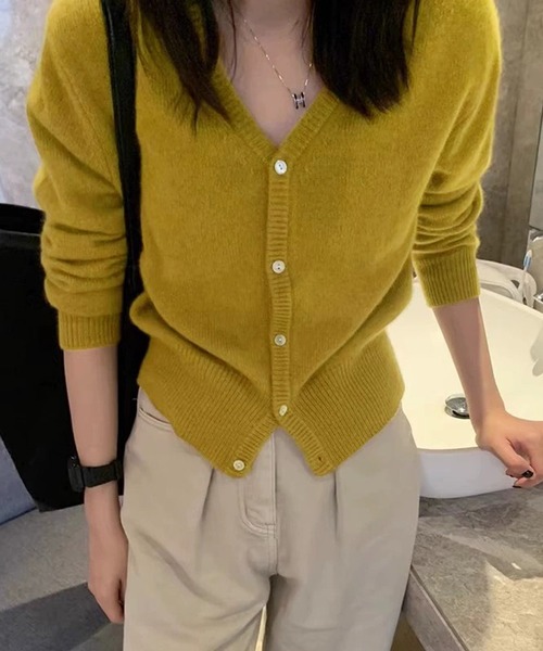 Girly Doll（ガーリードール）の「Vネックニットカーディガン（カーディガン/ボレロ・レディース・ブラウン/ピンク/ダークグレー/ベージュ/ネイビー/イエロー/オフホワイト/ブルー/ブラック/チャコールグレー/パープル/グレー・FREE）」の14枚目の写真