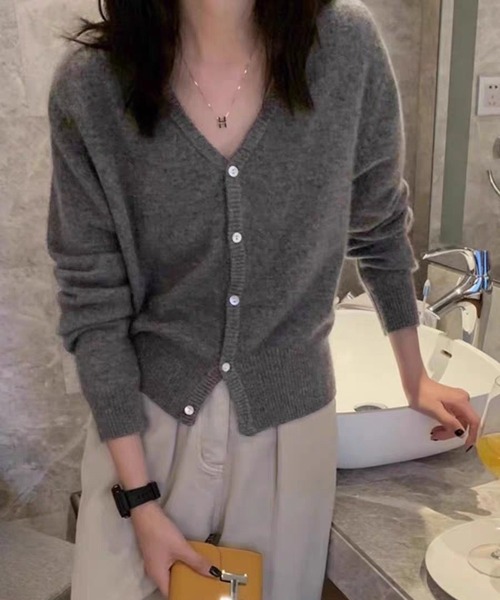 Girly Doll（ガーリードール）の「Vネックニットカーディガン（カーディガン/ボレロ・レディース・ブラウン/ピンク/ダークグレー/ベージュ/ネイビー/イエロー/オフホワイト/ブルー/ブラック/チャコールグレー/パープル/グレー・FREE）」の22枚目の写真