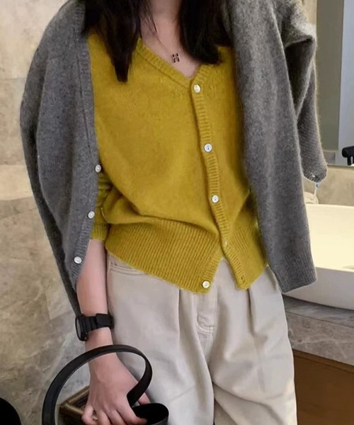 Girly Doll（ガーリードール）の「Vネックニットカーディガン（カーディガン/ボレロ・レディース・ブラウン/ピンク/ダークグレー/ベージュ/ネイビー/イエロー/オフホワイト/ブルー/ブラック/チャコールグレー/パープル/グレー・FREE）」の15枚目の写真