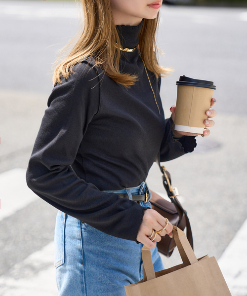 KOBE LETTUCE（コウベレタス）の「テレコリブロングスリーブトップス（Tシャツ/カットソー・レディース・ブラウン/ボルドー/アイボリー系/ブラック/グレイッシュベージュ/アイボリー/ワイン系/ネイビー/ブラウン系/ブラック系/ベージュ系/アイボリー系1/ネイビー系・M/L/XL/M1）」の2枚目の写真