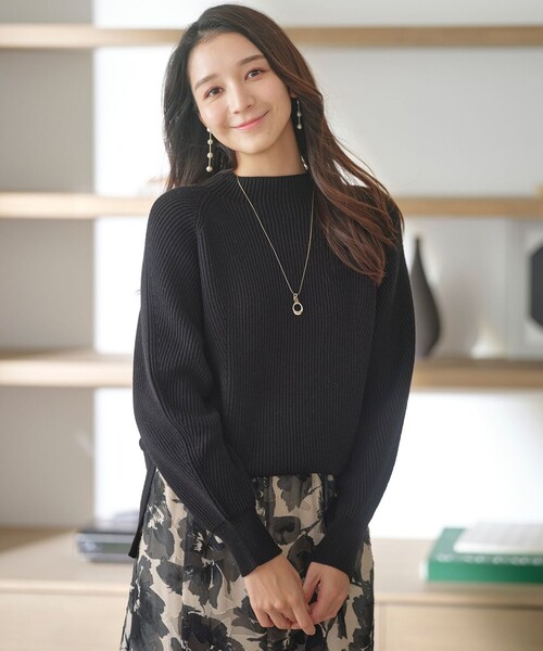 ANY SIS（エニィスィス）の「【洗える・セットアップ可】アンチピリング変形畔 ボトルネック ニット（ニット/セーター・レディース・ブラック系/オレンジ系/ダルブルー系/ダークブラウン系/アイボリー系・2）」の2枚目の写真