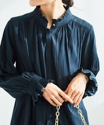 パウダーサテンシャーリング長袖ブラウス