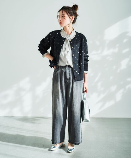 le.coeur blanc（ルクールブラン）の「パウダーサテンシャーリング長袖ブラウス（シャツ/ブラウス・レディース・グレイッシュベージュ/キャメル/ネイビー/グリーン・38）」の9枚目の写真