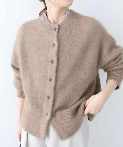 le.coeur blanc（ルクールブラン）の「パウダーサテンシャーリング長袖ブラウス（シャツ/ブラウス・レディース・グレイッシュベージュ/キャメル/ネイビー/グリーン・38）」の12枚目の写真