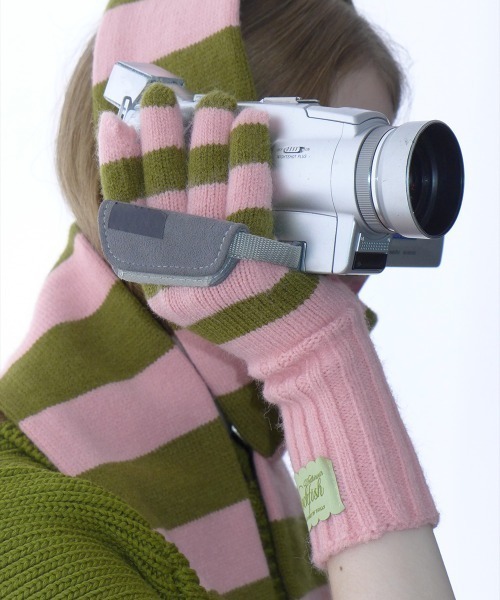 ROCKFISH WEATHERWEAR（ロックフィッシュウェザーウェア）の「STRIPE RIBBED GLOVES（手袋・レディース・スカイブルー/ブラック/ブルー/ピンク/グリーン・FREE）」の5枚目の写真