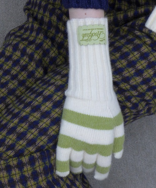 ROCKFISH WEATHERWEAR（ロックフィッシュウェザーウェア）の「STRIPE RIBBED GLOVES（手袋・レディース・スカイブルー/ブラック/ブルー/ピンク/グリーン・FREE）」の3枚目の写真