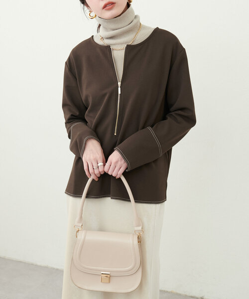 natural couture(ナチュラルクチュール)の「【mamamo】配色ステッチ2WAYトップス(Tシャツ/カットソー・レディース・ネイビー/ピンク/ブラウン/アイボリー・FREE)」の11枚目の写真