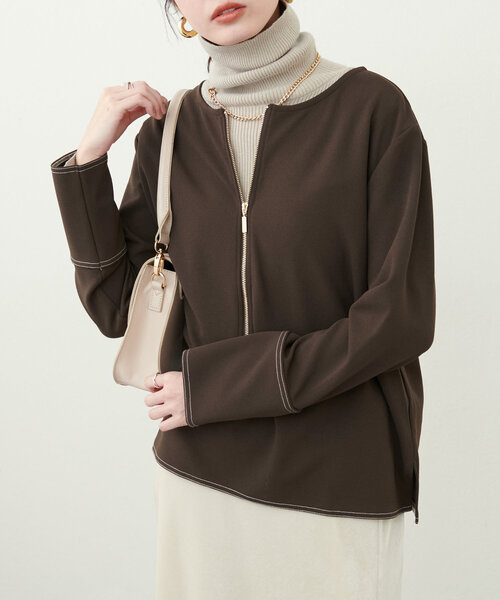 natural couture(ナチュラルクチュール)の「【mamamo】配色ステッチ2WAYトップス(Tシャツ/カットソー・レディース・ネイビー/ピンク/ブラウン/アイボリー・FREE)」の12枚目の写真