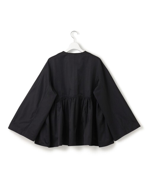 23区 S(ニジュウサンクチイサイサイズ)の「【VERYコラボ/撥水加工】グロッシーツイル アウター(ノーカラーコート・レディース・ベージュ系/ブラック系・32)」の10枚目の写真