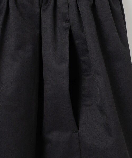 23区 S(ニジュウサンクチイサイサイズ)の「【VERYコラボ/撥水加工】グロッシーツイル アウター(ノーカラーコート・レディース・ベージュ系/ブラック系・32)」の16枚目の写真
