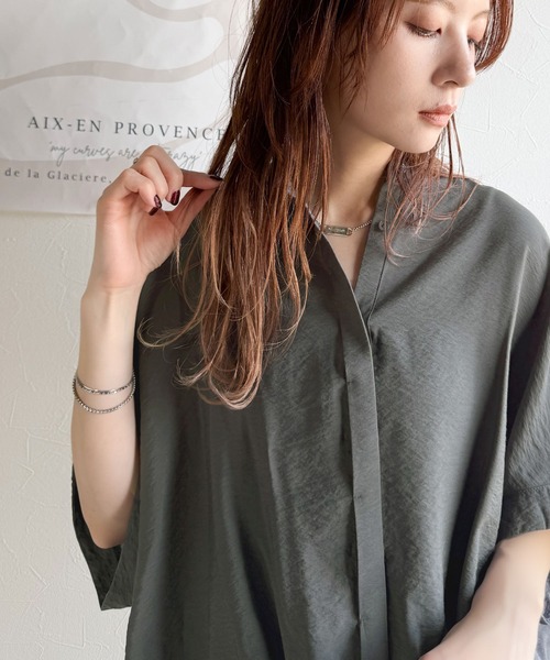 classicalelf(クラシカルエルフ)の「トレンド満載オーバーシルエット♪シボ感シアーサイドボタンスリット裾ドロストシャツ(シャツ/ブラウス・レディース・チャコール/ブラック/アイボリー・LARGE/MEDIUM/SMALL/X-LARGE)」の9枚目の写真