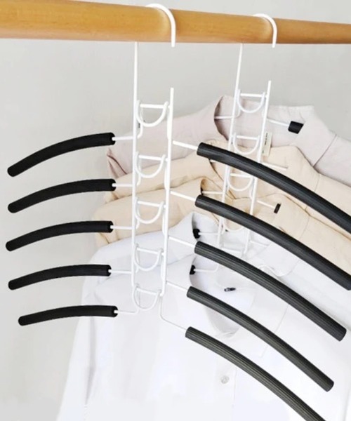 ammy.（エイミードット）の「【 ammy. / エイミードット 】  トップス用 5層 ハンガー/取り外し可能（収納グッズ・レディース・ブラック系/ホワイト系・FREE）」の2枚目の写真