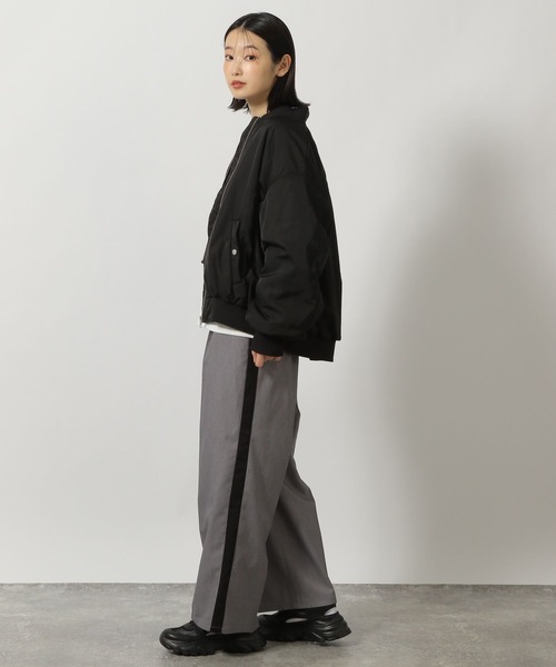 LAKOLE(ラコレ)の「ボリュームスリーブMA-1 / 290765(MA-1・レディース・アイボリー/ブラック/グレー・FREE)」の12枚目の写真