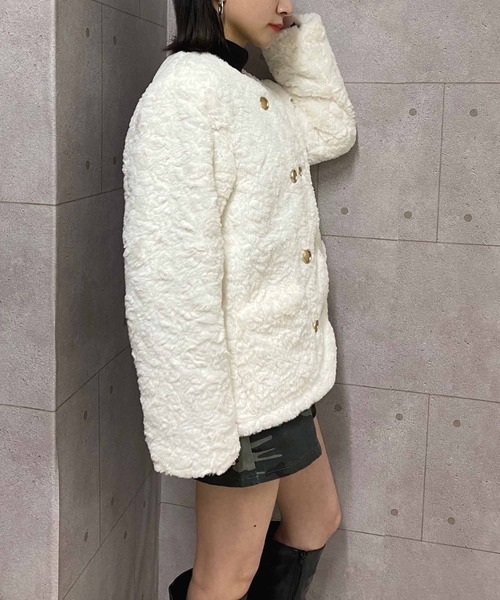 NANEA(ナネア)の「ゴールドボタン中綿ボリュームジャケット(その他アウター・レディース・ホワイト・SMALL/MEDIUM/LARGE/X-LARGE)」の13枚目の写真