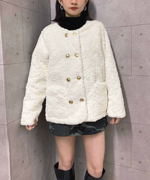 NANEA(ナネア)の「ゴールドボタン中綿ボリュームジャケット(その他アウター・レディース・ホワイト・SMALL/MEDIUM/LARGE/X-LARGE)」の12枚目の写真