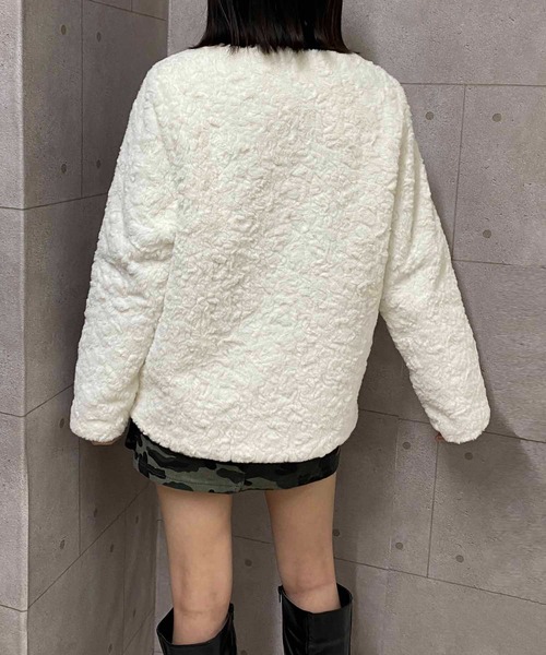 NANEA(ナネア)の「ゴールドボタン中綿ボリュームジャケット(その他アウター・レディース・ホワイト・SMALL/MEDIUM/LARGE/X-LARGE)」の16枚目の写真