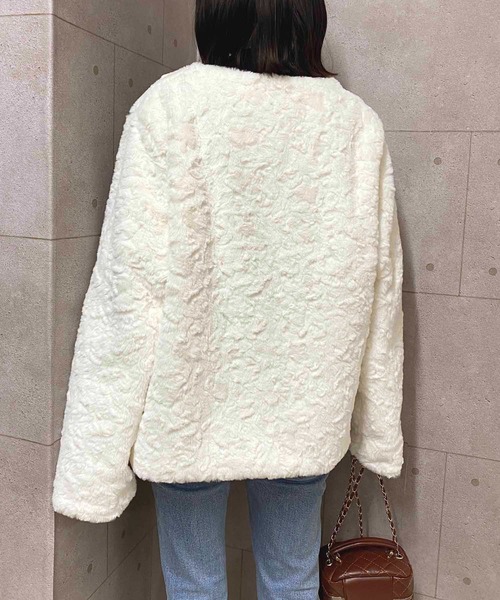 NANEA(ナネア)の「ゴールドボタン中綿ボリュームジャケット(その他アウター・レディース・ホワイト・SMALL/MEDIUM/LARGE/X-LARGE)」の21枚目の写真