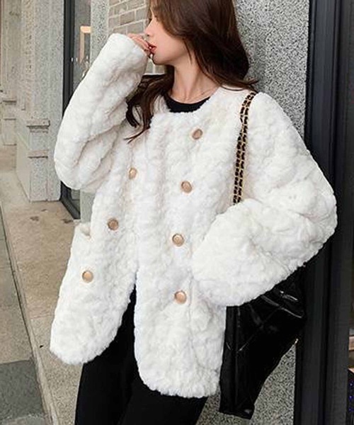 NANEA(ナネア)の「ゴールドボタン中綿ボリュームジャケット(その他アウター・レディース・ホワイト・SMALL/MEDIUM/LARGE/X-LARGE)」の8枚目の写真