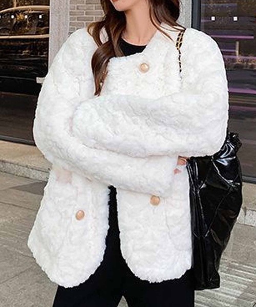 NANEA(ナネア)の「ゴールドボタン中綿ボリュームジャケット(その他アウター・レディース・ホワイト・SMALL/MEDIUM/LARGE/X-LARGE)」の9枚目の写真