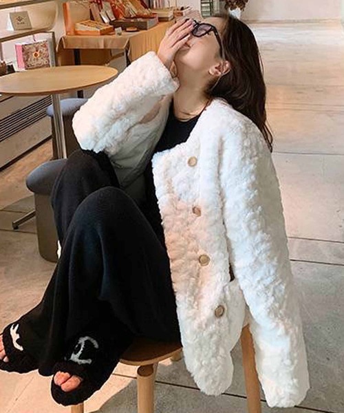 NANEA(ナネア)の「ゴールドボタン中綿ボリュームジャケット(その他アウター・レディース・ホワイト・SMALL/MEDIUM/LARGE/X-LARGE)」の10枚目の写真