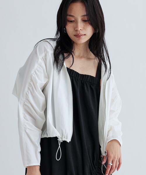 GALLEST（ギャレスト）の「ギャザードルマンフーデットブルゾン（ブルゾン・レディース・グレー/ホワイト/ライトグリーン・38）」の12枚目の写真