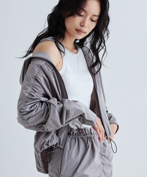 GALLEST（ギャレスト）の「ギャザードルマンフーデットブルゾン（ブルゾン・レディース・グレー/ホワイト/ライトグリーン・38）」の17枚目の写真