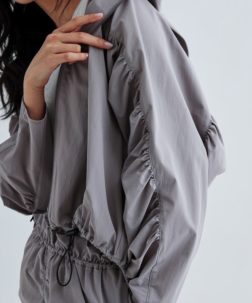 GALLEST（ギャレスト）の「ギャザードルマンフーデットブルゾン（ブルゾン・レディース・グレー/ホワイト/ライトグリーン・38）」の19枚目の写真