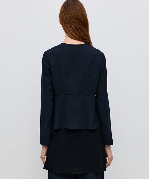 BACCA（バッカ）の「ジョーゼットサテン ペプラムブラウス（シャツ/ブラウス・レディース・ネイビー/ライトベージュ・36）」の6枚目の写真