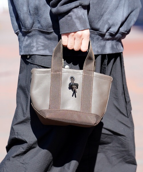 BURLAP OUTFITTER(バーラップアウトフィッター)の「BURLAP OUTFITTER バーラップアウトフィッター LEATHER MICRO TOTE BAG(ショルダーバッグ・メンズ・ブラック/チョコ・FREE)」の6枚目の写真