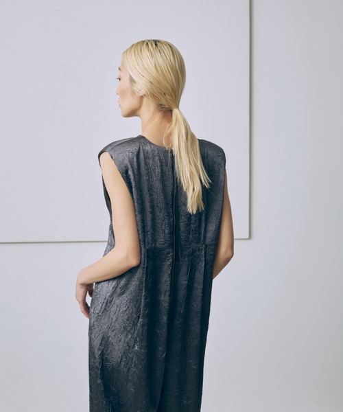 EN NEUME(エンノイム)の「Glossy Rompers(パンツドレス・レディース・ブラック/チャコールグレー・0/1)」の8枚目の写真