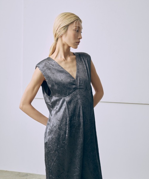 EN NEUME(エンノイム)の「Glossy Rompers(パンツドレス・レディース・ブラック/チャコールグレー・0/1)」の7枚目の写真