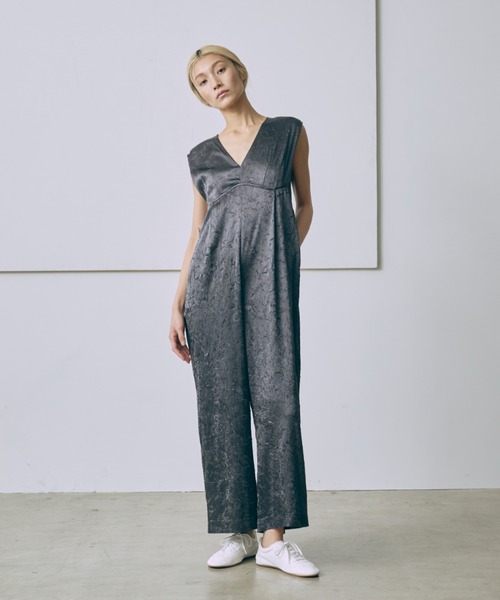 EN NEUME(エンノイム)の「Glossy Rompers(パンツドレス・レディース・ブラック/チャコールグレー・0/1)」の13枚目の写真