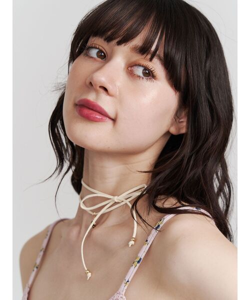 jouetie（ジュエティ）の「バラモチーフチョーカー（チョーカー・レディース・アイボリー/ブラック・FREE）」の3枚目の写真