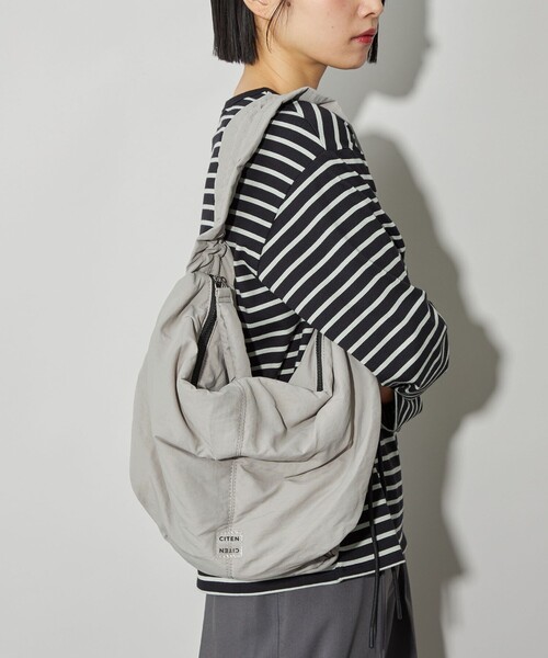 CITEN（シテン）の「＜CITEN＞バルーンダブルドロストバッグ（ショルダーバッグ・レディース・ブラック/ライトグレー/ロイヤルブルー・FREE）」の6枚目の写真