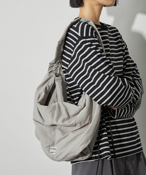 CITEN（シテン）の「＜CITEN＞バルーンダブルドロストバッグ（ショルダーバッグ・レディース・ブラック/ライトグレー/ロイヤルブルー・FREE）」の5枚目の写真