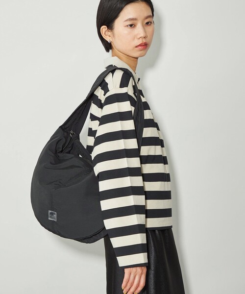 CITEN（シテン）の「＜CITEN＞バルーンダブルドロストバッグ（ショルダーバッグ・レディース・ブラック/ライトグレー/ロイヤルブルー・FREE）」の4枚目の写真