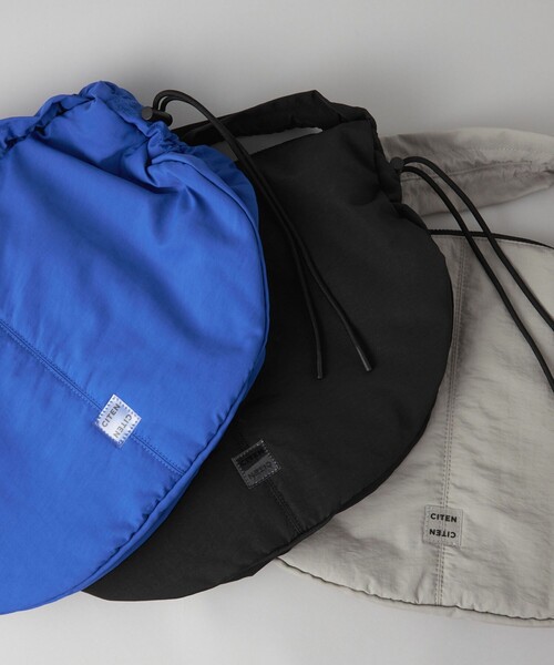 CITEN（シテン）の「＜CITEN＞バルーンダブルドロストバッグ（ショルダーバッグ・レディース・ブラック/ライトグレー/ロイヤルブルー・FREE）」の8枚目の写真